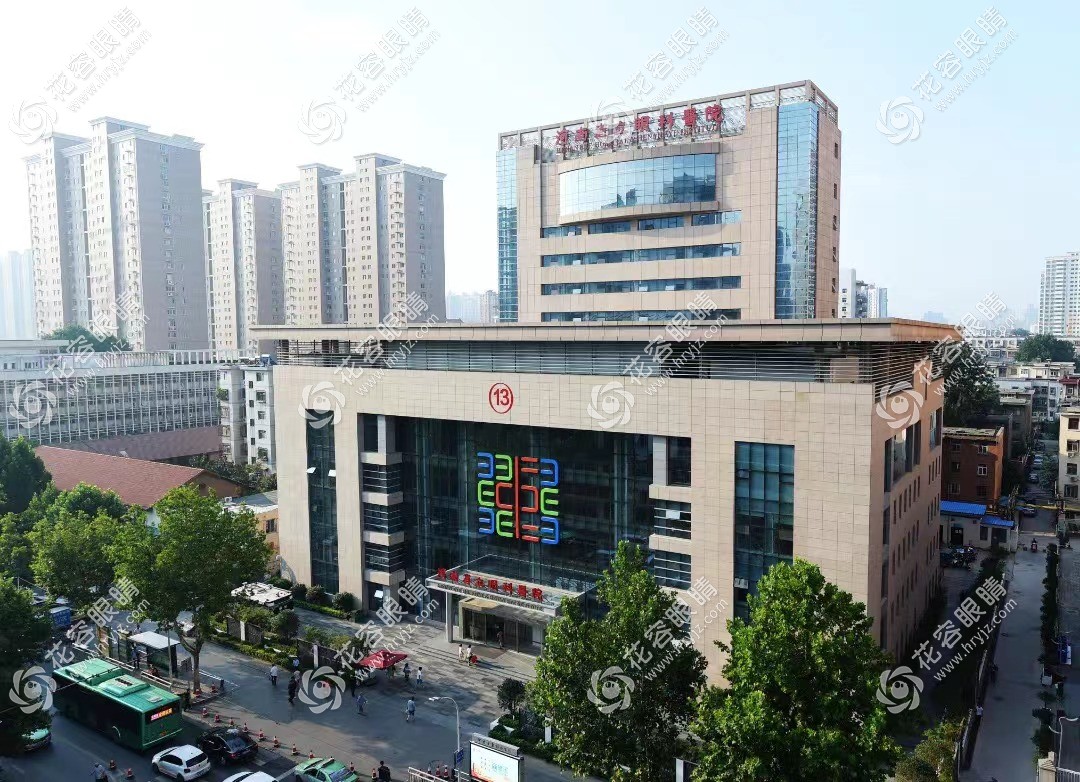 河南省立醫(yī)院眼科醫(yī)生哪個好一點?龐辰久醫(yī)生做近視矯正好