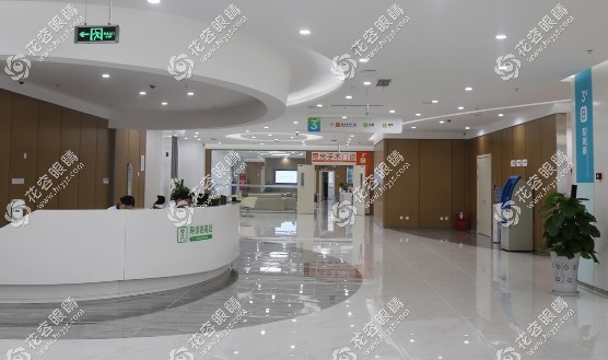 成都中醫(yī)大銀海眼科靠譜嗎?靠譜,正規(guī)公辦3級(jí)資質(zhì),價(jià)格不貴