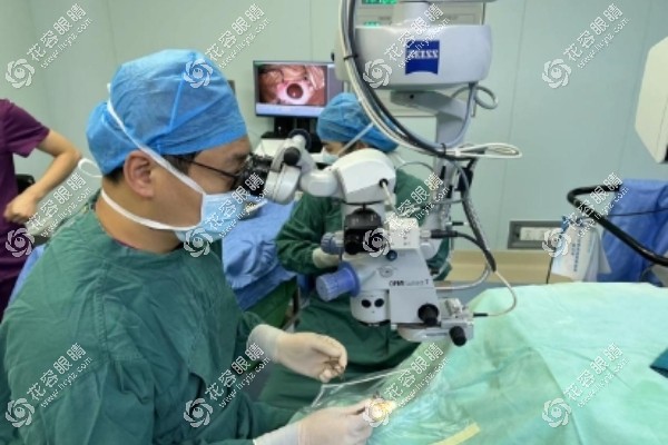 合肥普瑞眼科顺利完成折叠式球囊顶压手术治疗视网膜脱离