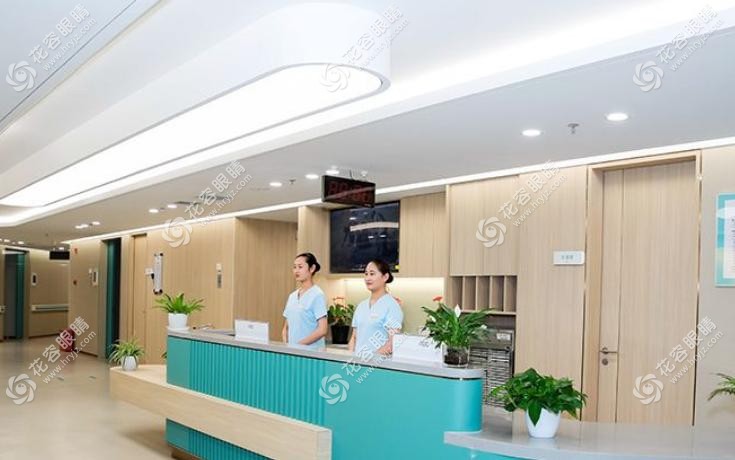 李海燕醫(yī)生做ICL晶體植入為何“靠譜”