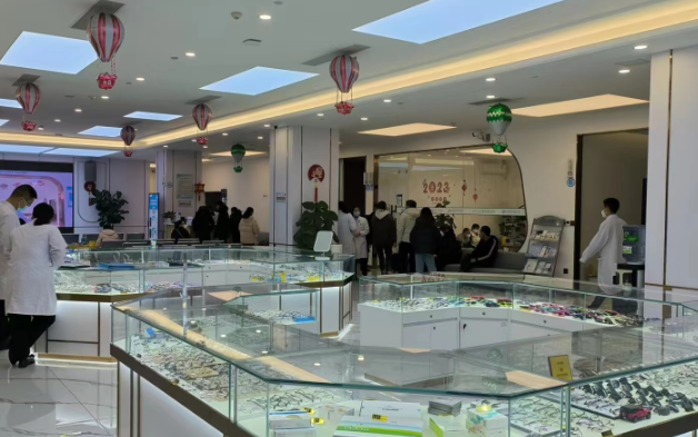 星启眼科胡敏医生儿童配镜贵吗