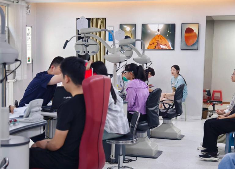 兰州爱尔眼科医院近视手术哪种安心？全飞秒/ICL是常用选项，姚慧医生5000例手术有实证