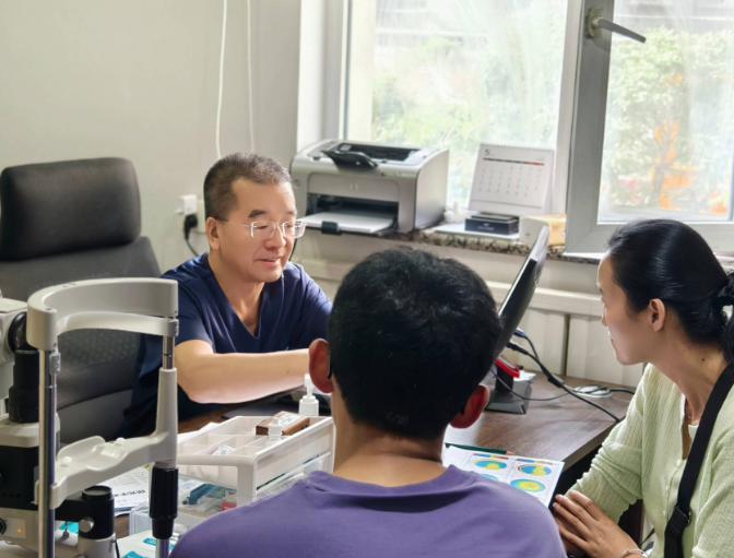 蘭州愛(ài)爾眼科醫(yī)院ICL晶體植入：適合高度近視，姚慧醫(yī)生5000例手術(shù)有實(shí)證