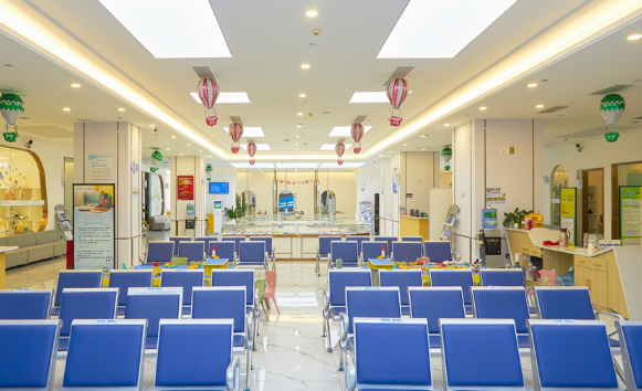 云南眼科胡敏醫(yī)生在私立醫(yī)院坐診負(fù)責(zé)嗎？私立醫(yī)院的認(rèn)可給出了方向