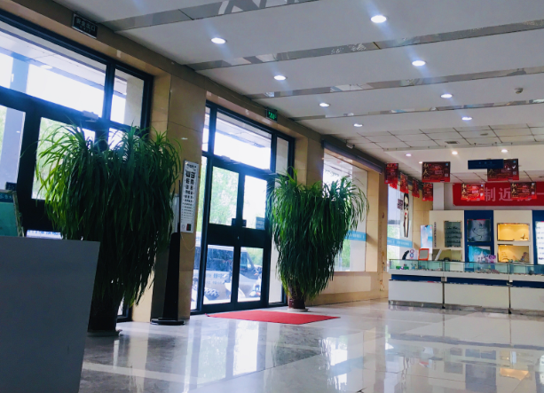 呂梁康明眼科白內障手術價格多少？4000起含超聲乳化不同術式和晶體費用大揭秘！